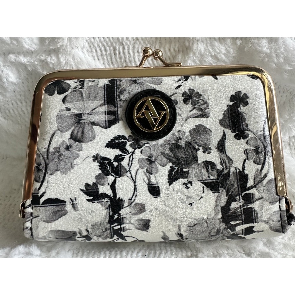 Adrienne Vittadini Pill Storage‎ Travel Case Kiss Lock Coin Wallet Black & White